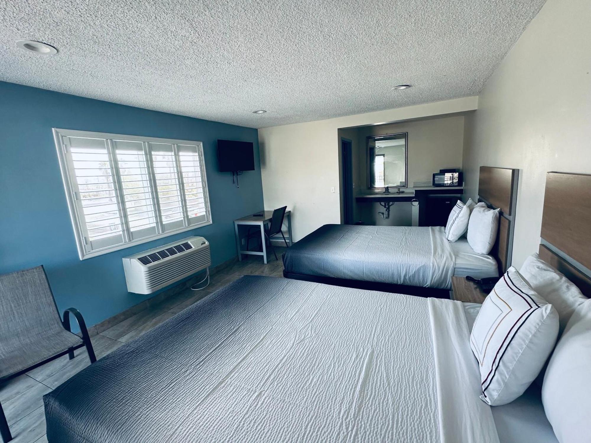 Super 8 By Wyndham Bakersfield Ca Villa Exterior photo